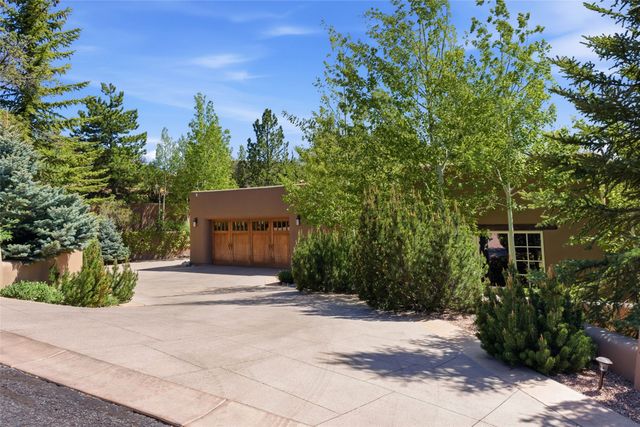 1145 South Summit Ridge, Santa Fe, NM 87501