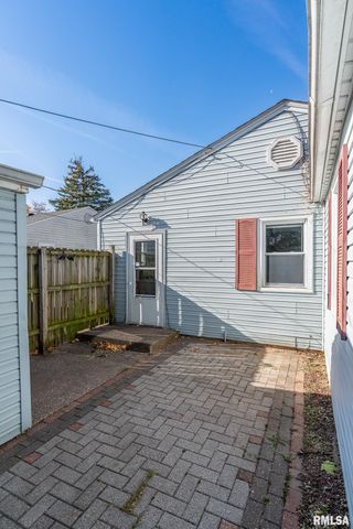 1310 39TH Street, Moline, IL 61265