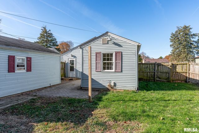 1310 39TH Street, Moline, IL 61265