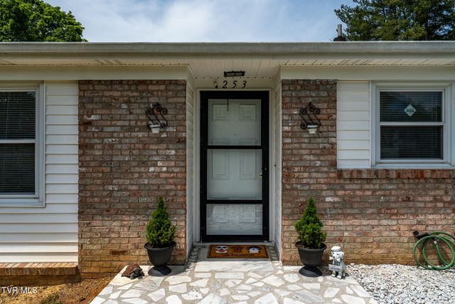253 Fairford Lane, Blountville, TN 37617
