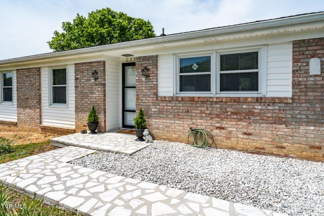 253 Fairford Lane, Blountville, TN 37617