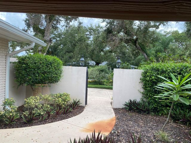 535 Flamevine Lane, Vero Beach, FL 32963