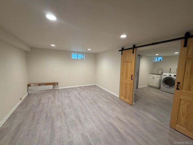 32 Montana Court, Syosset, NY 11791