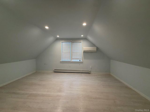 32 Montana Court, Syosset, NY 11791