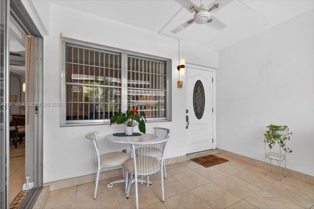 180 NE 12th Ave 15B, Hallandale Beach, FL 33009