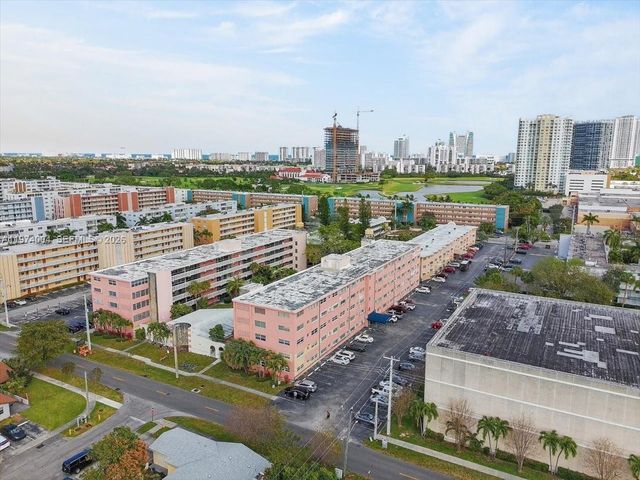 180 NE 12th Ave 15B, Hallandale Beach, FL 33009