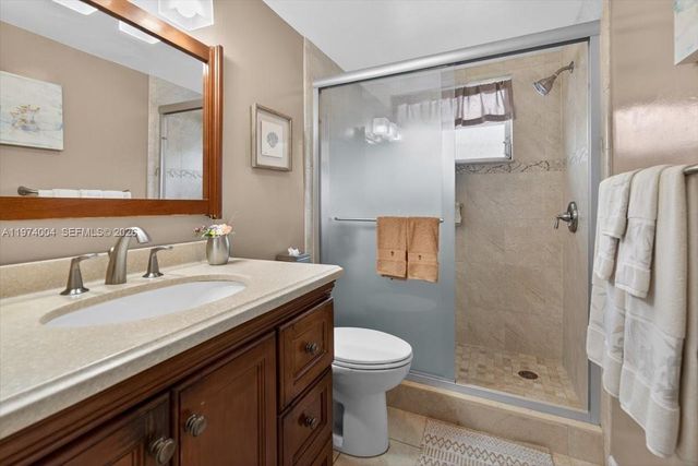 180 NE 12th Ave 15B, Hallandale Beach, FL 33009