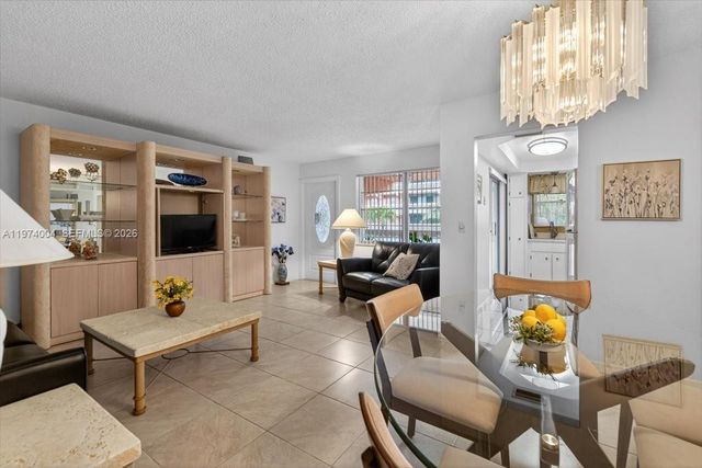 180 NE 12th Ave 15B, Hallandale Beach, FL 33009