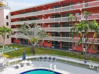 180 NE 12th Ave 15B, Hallandale Beach, FL 33009