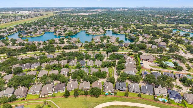 5807 Bayberry Way, Sugar Land, TX 77479