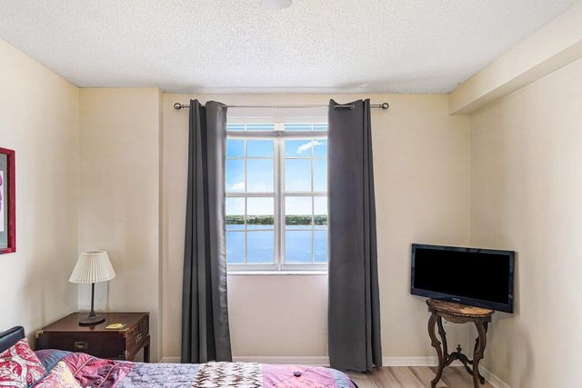 616 Clearwater Park Road 1206, West Palm Beach, FL 33401