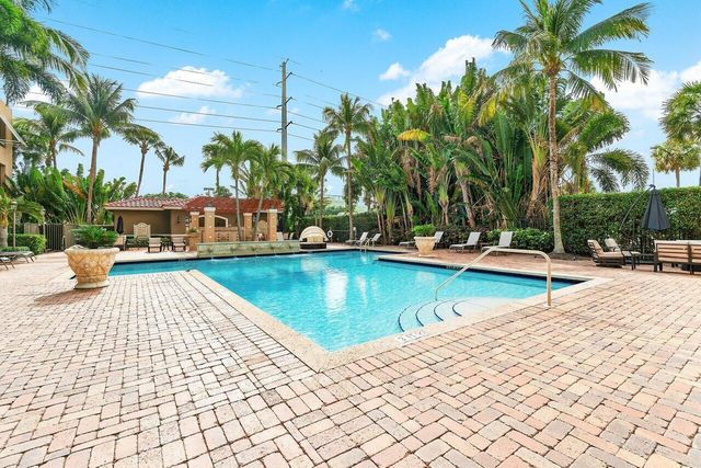 616 Clearwater Park Road 1206, West Palm Beach, FL 33401
