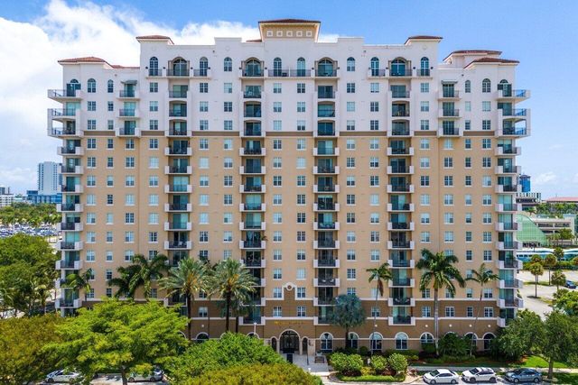 616 Clearwater Park Road 1206, West Palm Beach, FL 33401