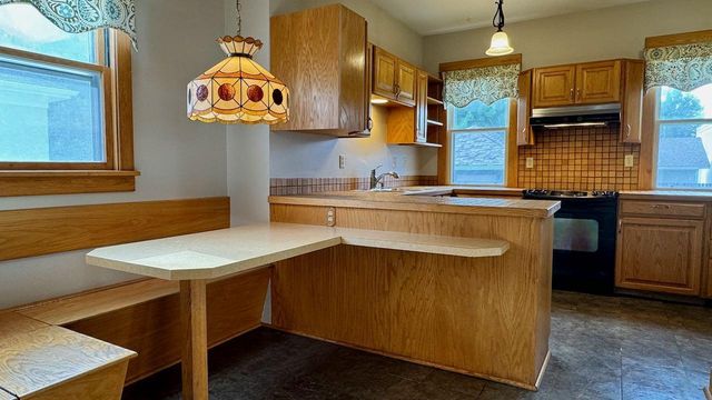 112 7th Avenue S, Moorhead, MN 56560