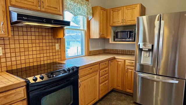 112 7th Avenue S, Moorhead, MN 56560