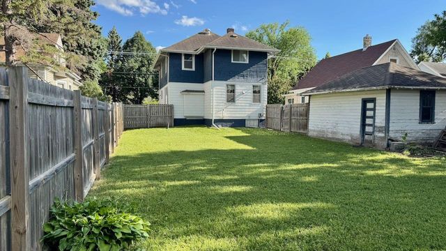 112 7th Avenue S, Moorhead, MN 56560