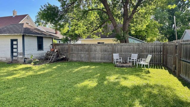 112 7th Avenue S, Moorhead, MN 56560