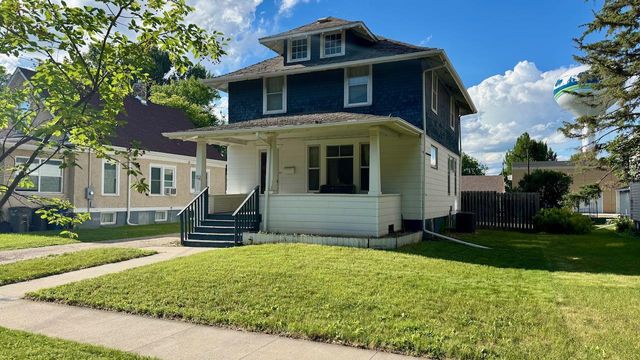 112 7th Avenue S, Moorhead, MN 56560