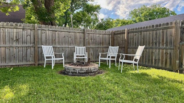 112 7th Avenue S, Moorhead, MN 56560
