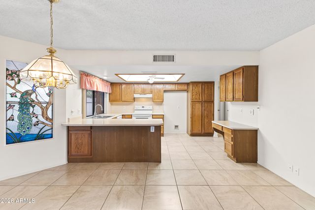 9821 W ORAIBI Drive, Peoria, AZ 85382