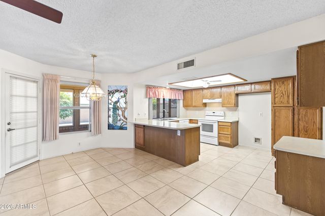9821 W ORAIBI Drive, Peoria, AZ 85382