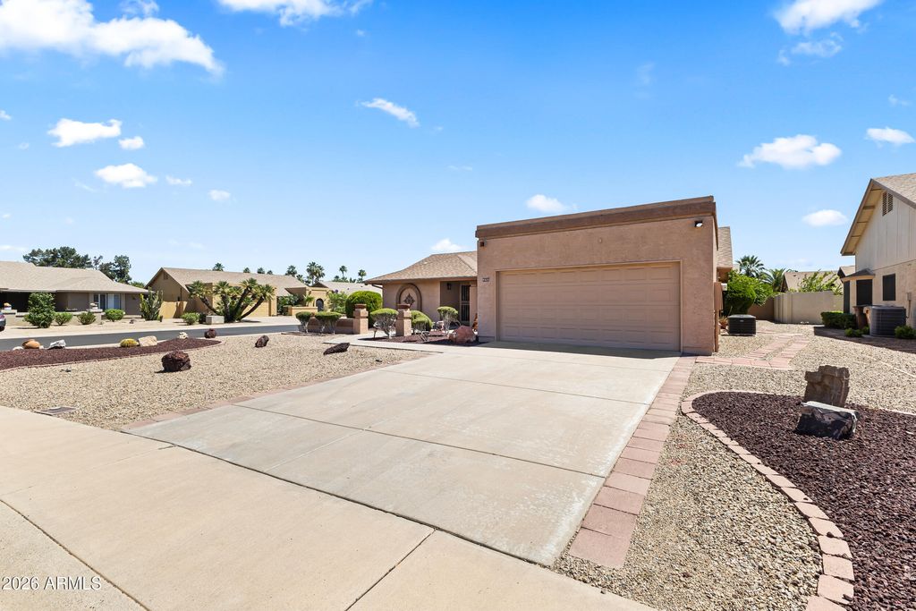 9821 W ORAIBI Drive, Peoria, AZ 85382 — photo 3