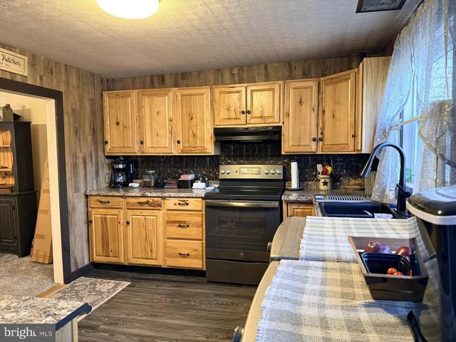 17 E MARKET ST, Jonestown, PA 17038