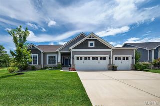 622 Walnut Woods Street, St Charles, MO 63301