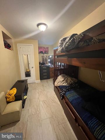 5702 LANDOVER RD, Hyattsville, MD 20784