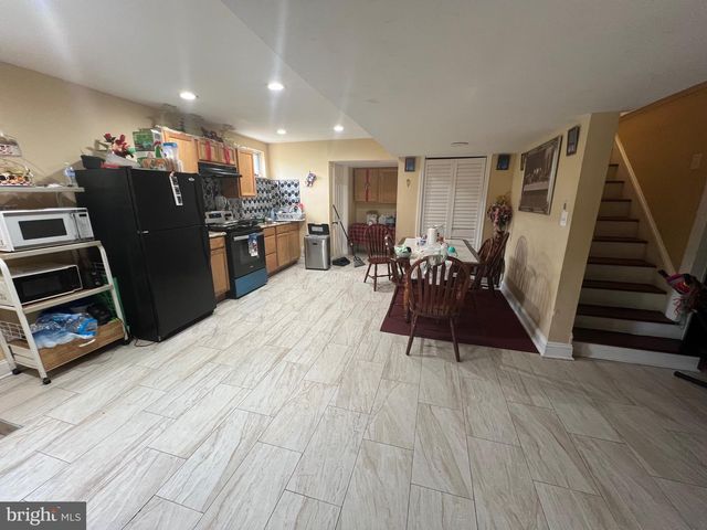 5702 LANDOVER RD, Hyattsville, MD 20784