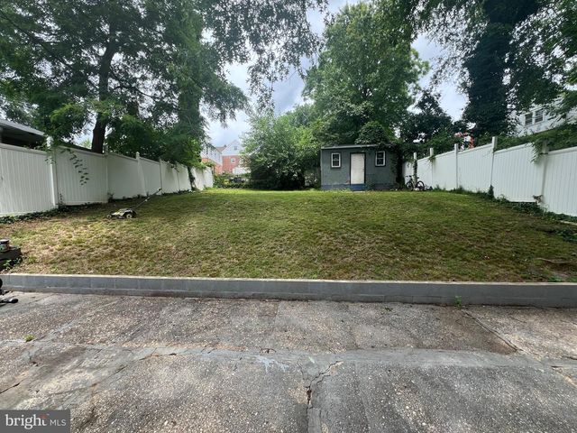 5702 LANDOVER RD, Hyattsville, MD 20784