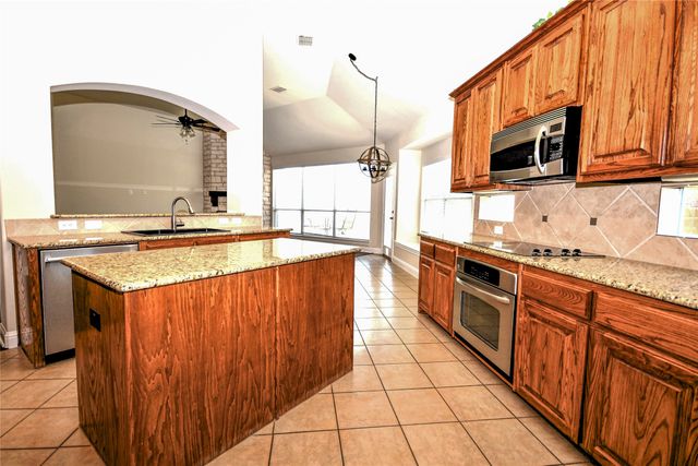 2415 Green Meadow Drive, Sachse, TX 75048