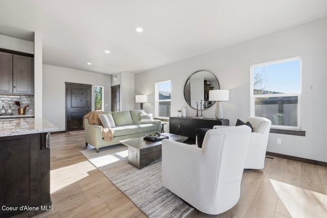 673 W MONASHEE LN, Hayden, ID 83835