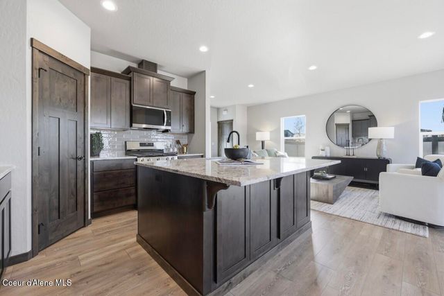 673 W MONASHEE LN, Hayden, ID 83835