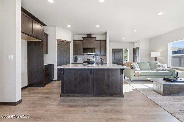 673 W MONASHEE LN, Hayden, ID 83835