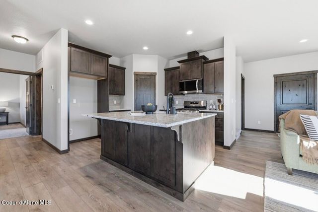 673 W MONASHEE LN, Hayden, ID 83835