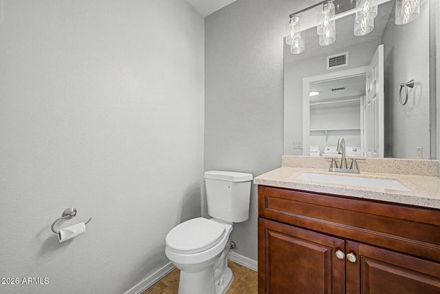 2922 E WOODLAND Drive, Phoenix, AZ 85048
