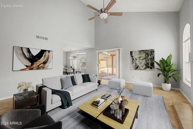 2922 E WOODLAND Drive, Phoenix, AZ 85048