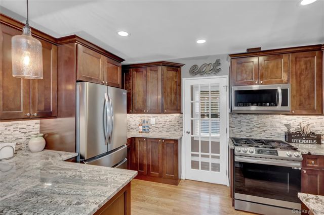 2889 Arnold Avenue, Oceanside, NY 11572