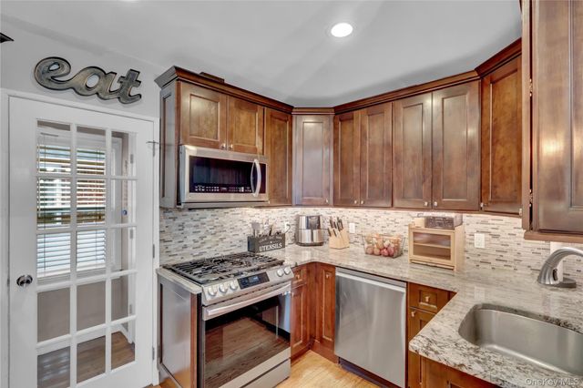 2889 Arnold Avenue, Oceanside, NY 11572