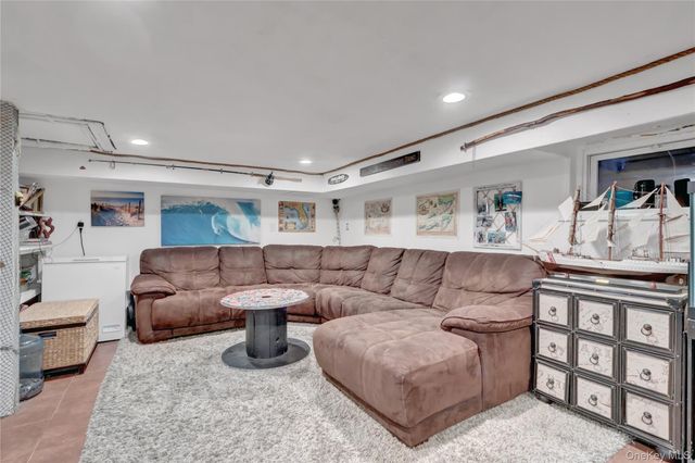 2889 Arnold Avenue, Oceanside, NY 11572