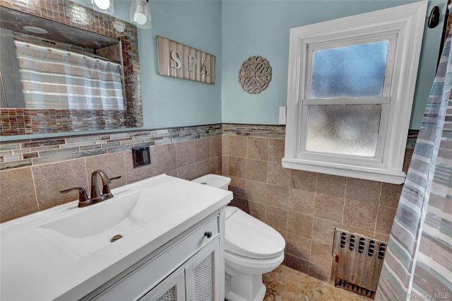 2889 Arnold Avenue, Oceanside, NY 11572