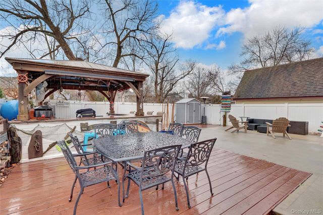 2889 Arnold Avenue, Oceanside, NY 11572