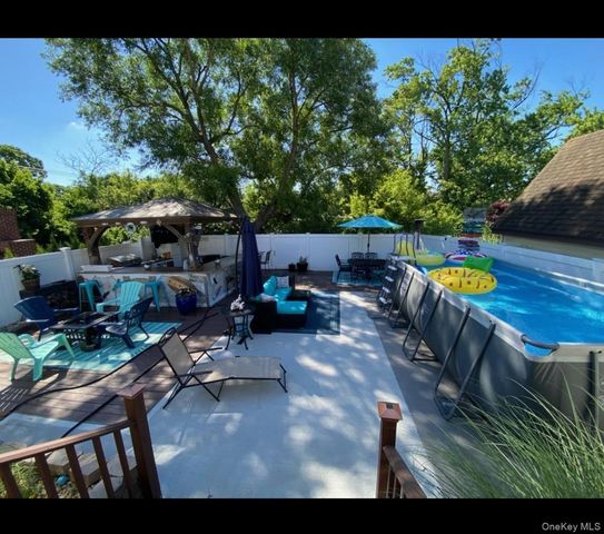 2889 Arnold Avenue, Oceanside, NY 11572