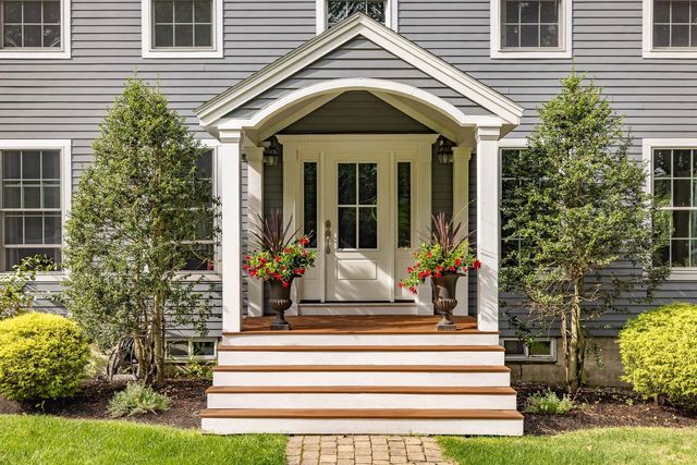 23 Rockrimmon Road, North Hampton, NH 03862