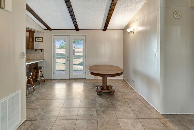 293 County Road 406, Edna, TX 77957