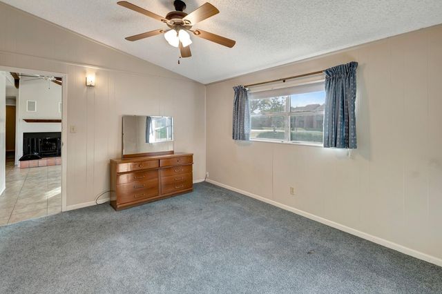 293 County Road 406, Edna, TX 77957