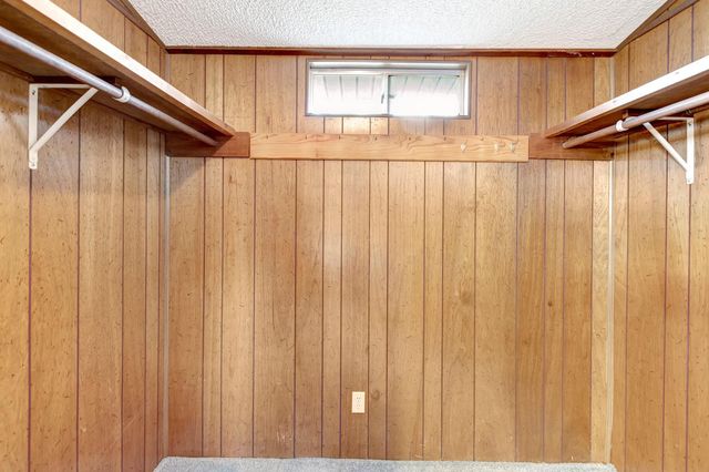 293 County Road 406, Edna, TX 77957