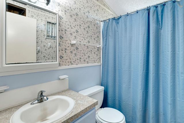 293 County Road 406, Edna, TX 77957