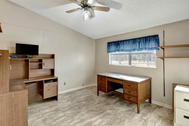 293 County Road 406, Edna, TX 77957